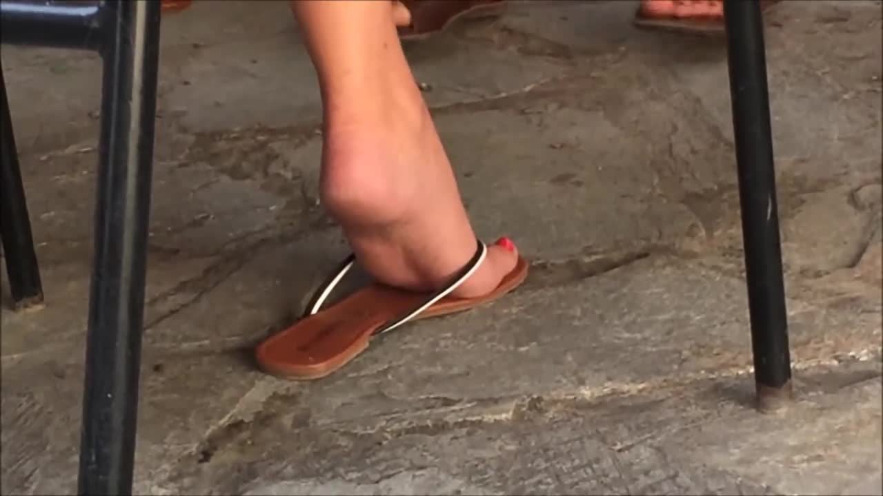 Girl Masturbating Showing Feet