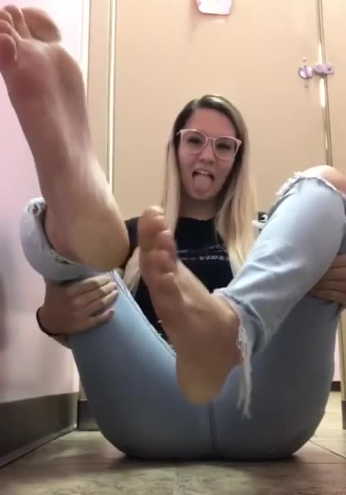 Teenage stunner playing with her sexy skinny feet in the hallway - Feet9